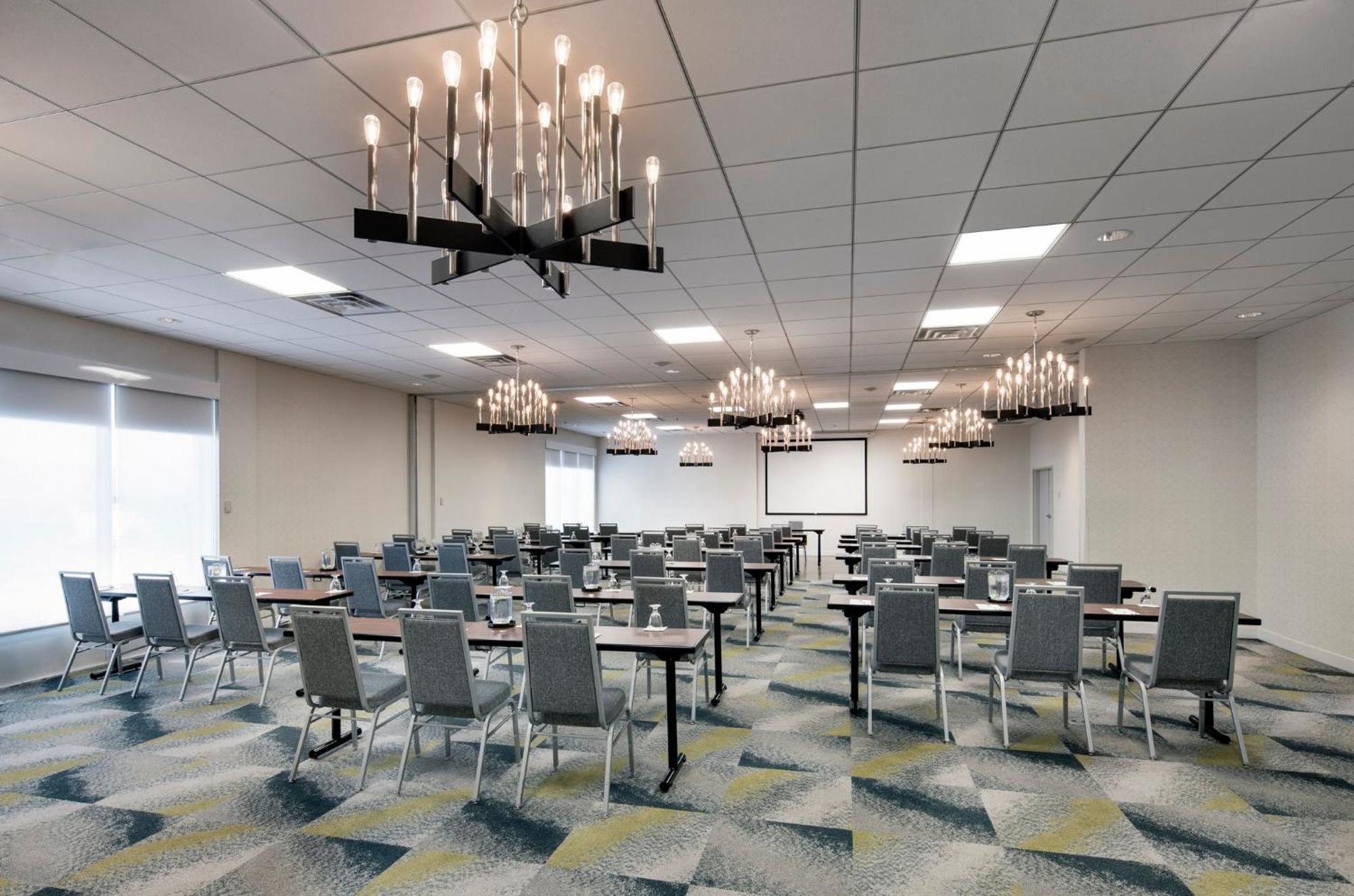 Holiday Inn Montreal Longueuil By Ihg Bagian luar foto