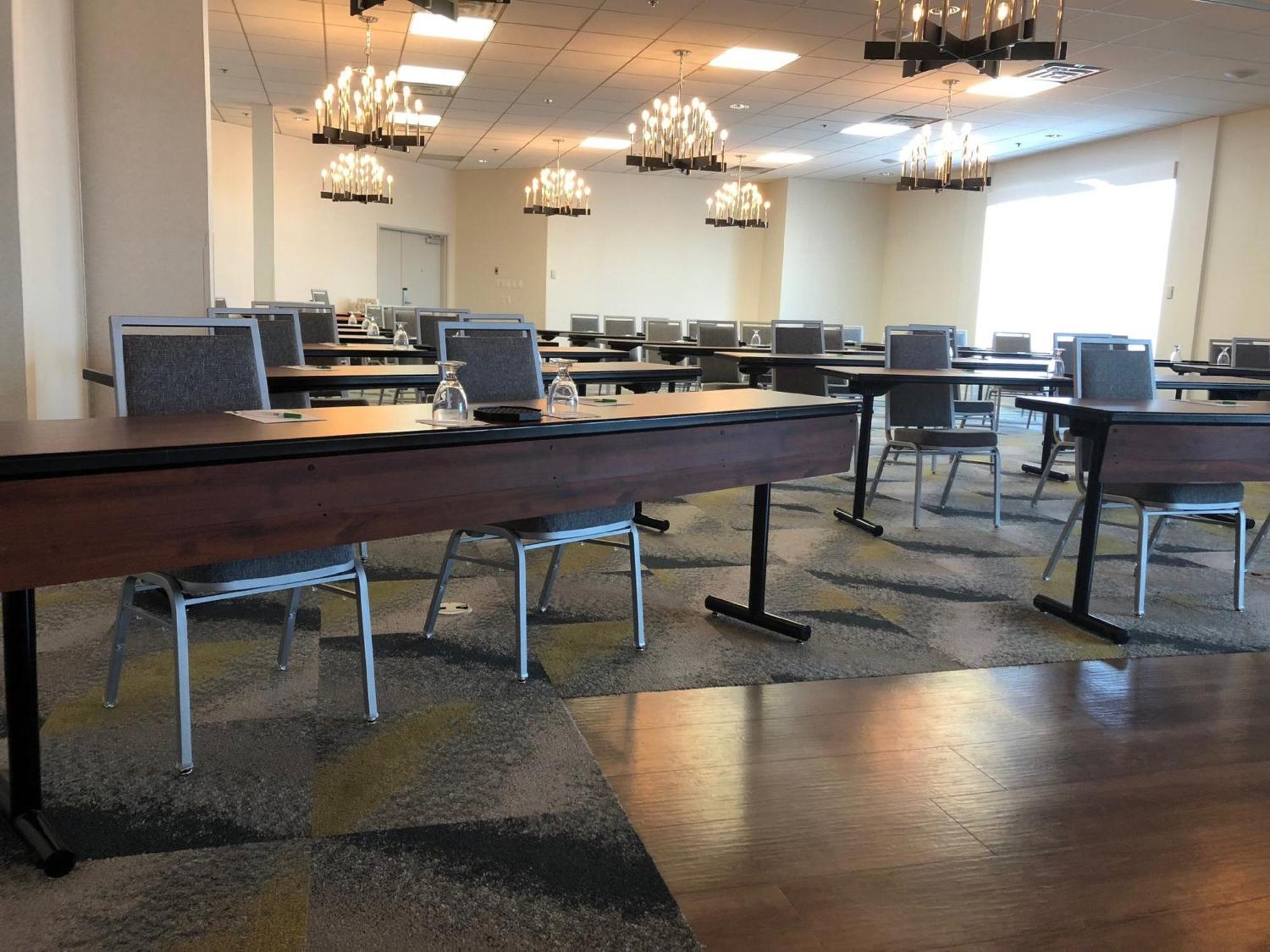 Holiday Inn Montreal Longueuil By Ihg Bagian luar foto